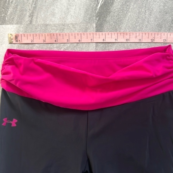 Pink & Black performance Under Armour large heat gear cropped leggings - Picture 5 of 9